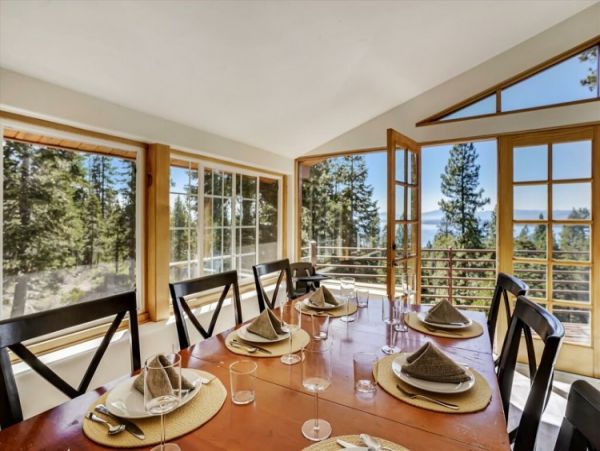 4 Bedroom Vacation Home in Lake Tahoe with Lake Views