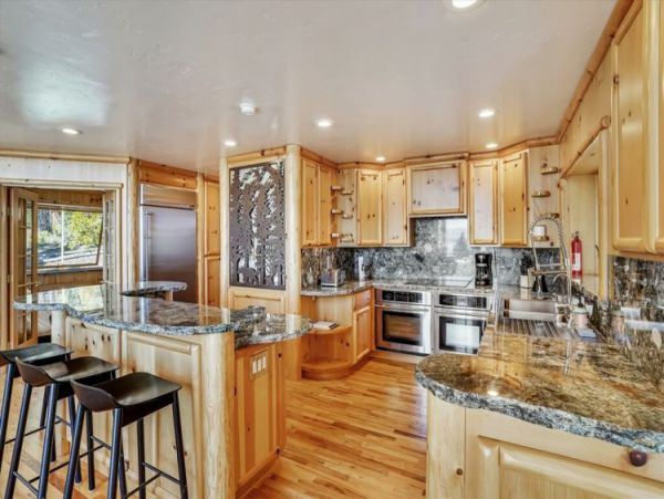 4 Bedroom Vacation Home in Lake Tahoe with Lake Views