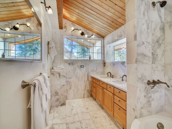 4 Bedroom Vacation Home in Lake Tahoe with Lake Views