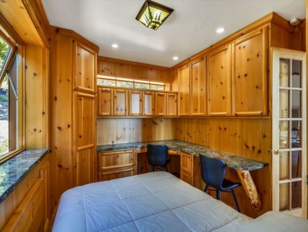 4 Bedroom Vacation Home in Lake Tahoe with Lake Views