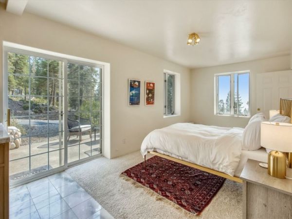 4 Bedroom Vacation Home in Lake Tahoe with Lake Views