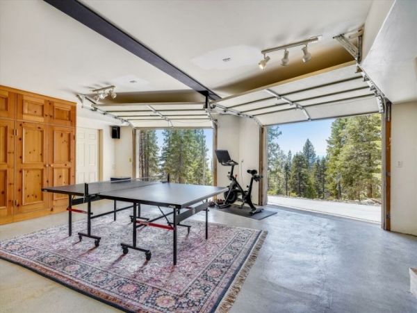 4 Bedroom Vacation Home in Lake Tahoe with Lake Views