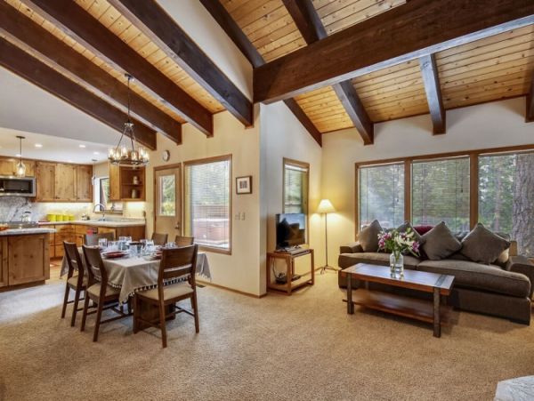 Lake Tahoe North Shore Home 999043
