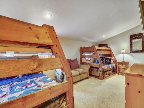 Lake Tahoe North Shore Home 999045