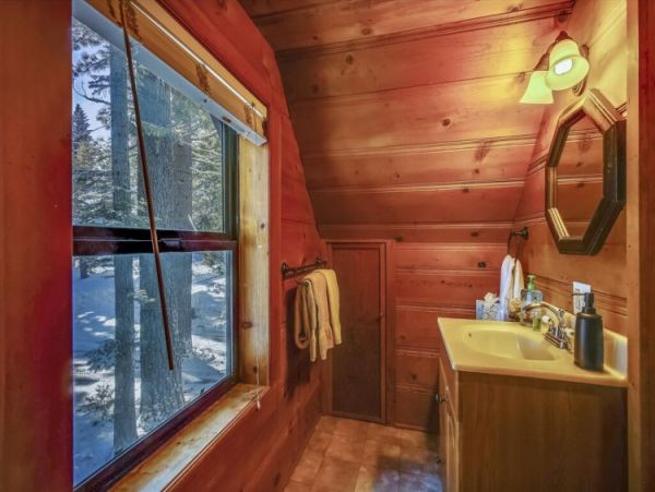 Lake Tahoe North Shore Home 999045