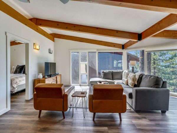 Lake Tahoe North Shore Home 999049