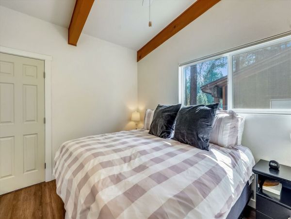 Lake Tahoe North Shore Home 999049