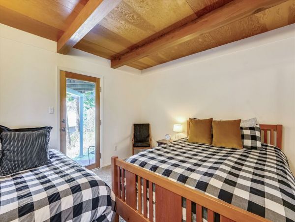Lake Tahoe North Shore Home 999049