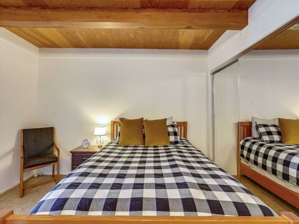 Lake Tahoe North Shore Home 999049