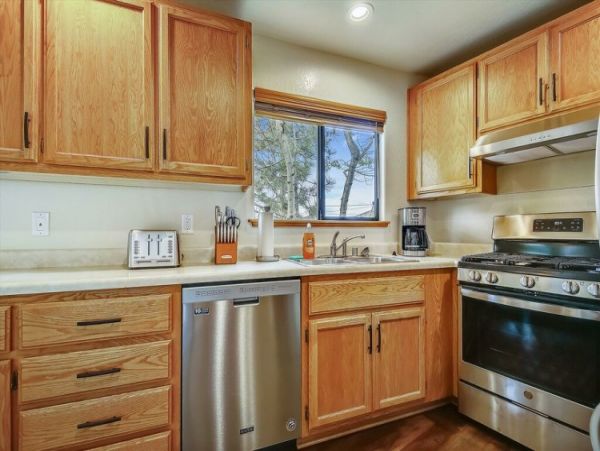 Charming 2 Bedroom Condo in Lake Tahoe North
