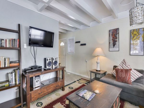 Lake Tahoe North Shore Home 999054