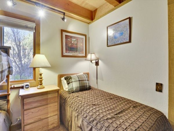 Lake Tahoe North Shore Home 999056