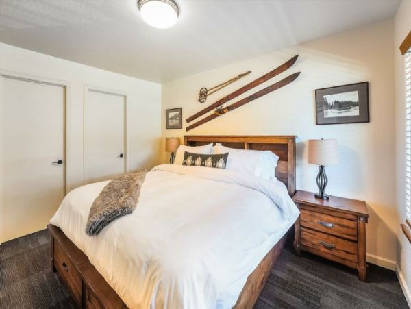 Lake Tahoe North Shore Home 999061