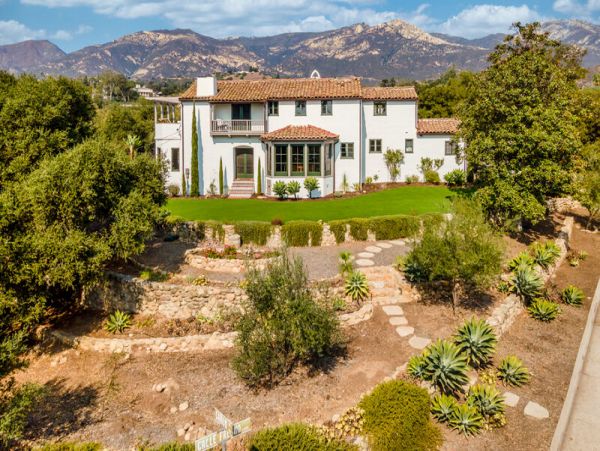 Close to All Santa Barbara Has to offer.