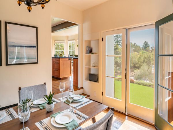 Close to All Santa Barbara Has to offer.