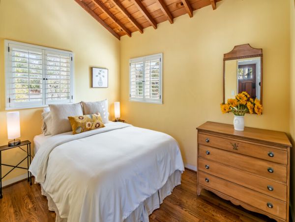 Close to All Santa Barbara Has to offer.