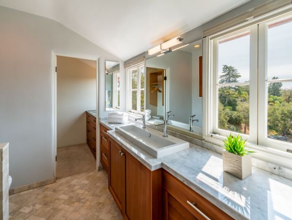 Close to All Santa Barbara Has to offer.