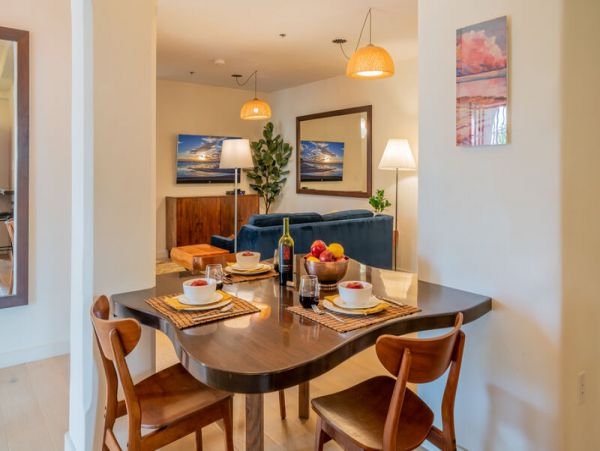 Downtown Santa Barbara Vacation Home Stroll To Beach & Dining