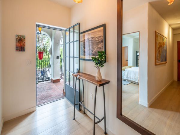 Downtown Santa Barbara Vacation Home Stroll To Beach & Dining