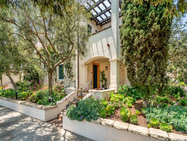 Santa Barbara Beautifully Appointed Two-Bedroom Vacation Rental
