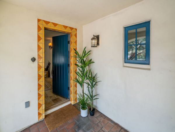 Santa Barbara Beautifully Appointed Two-Bedroom Vacation Rental