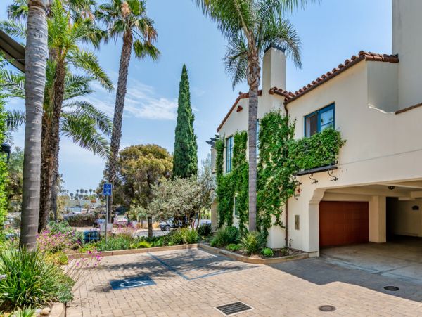 Santa Barbara Beautifully Appointed Two-Bedroom Vacation Rental