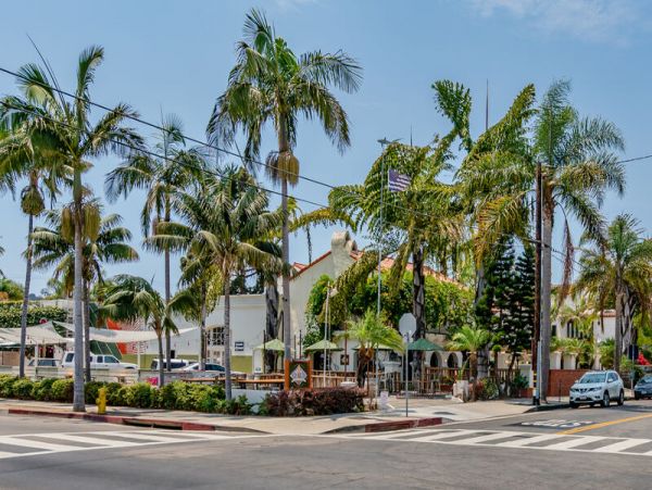 Santa Barbara Beautifully Appointed Two-Bedroom Vacation Rental