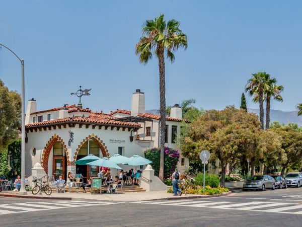 Santa Barbara Beautifully Appointed Two-Bedroom Vacation Rental