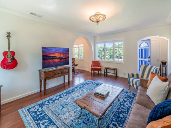 Santa Barbara County Home 999089