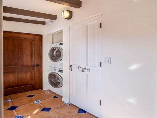 Santa Barbara County Home 999089