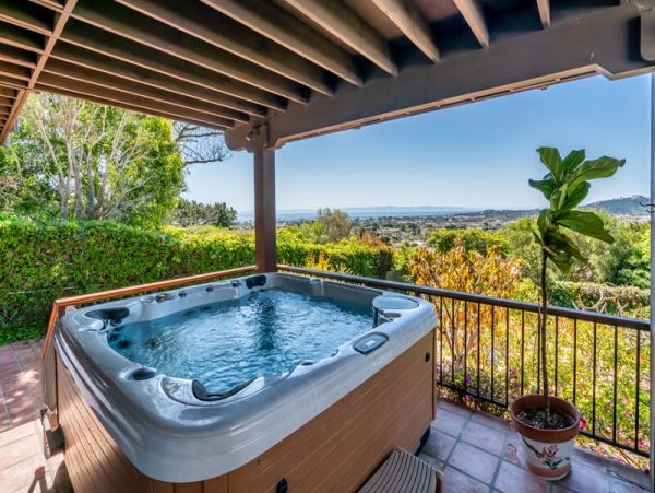Four Bedroom House in Santa Barbara