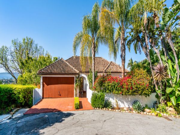 Four Bedroom House in Santa Barbara