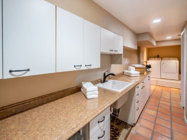 Four Bedroom House in Santa Barbara