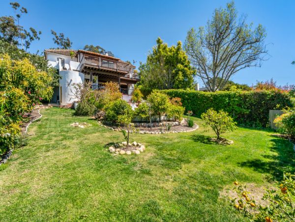 Four Bedroom House in Santa Barbara