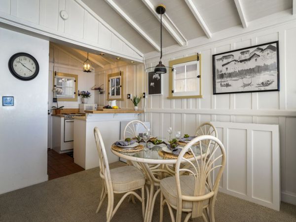Santa Barbara County Home 999104