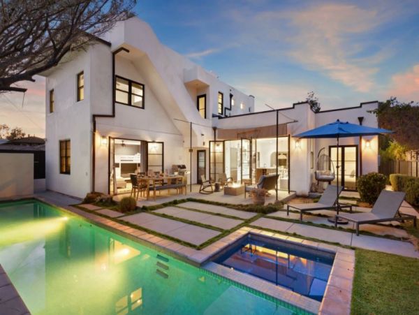 Luxury Vacation Pool Home in La Jolla Sleeps 12 Guests