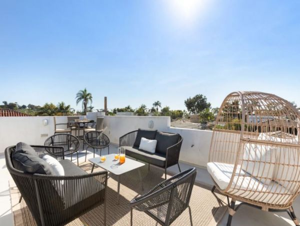 Luxury Vacation Pool Home in La Jolla Sleeps 12 Guests