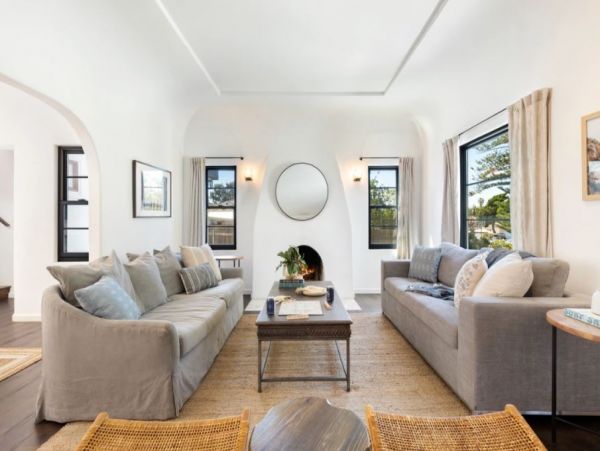 Luxury Vacation Pool Home in La Jolla Sleeps 12 Guests