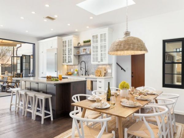 Luxury Vacation Pool Home in La Jolla Sleeps 12 Guests