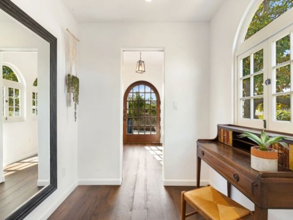 Luxury Vacation Pool Home in La Jolla Sleeps 12 Guests