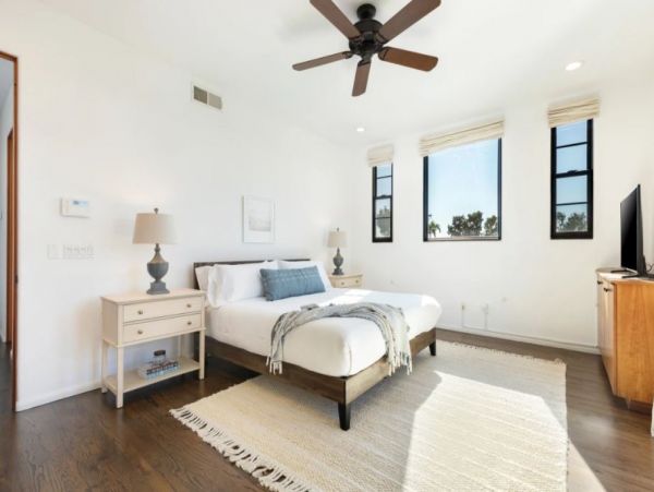 Luxury Vacation Pool Home in La Jolla Sleeps 12 Guests
