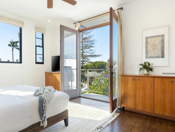 Luxury Vacation Pool Home in La Jolla Sleeps 12 Guests