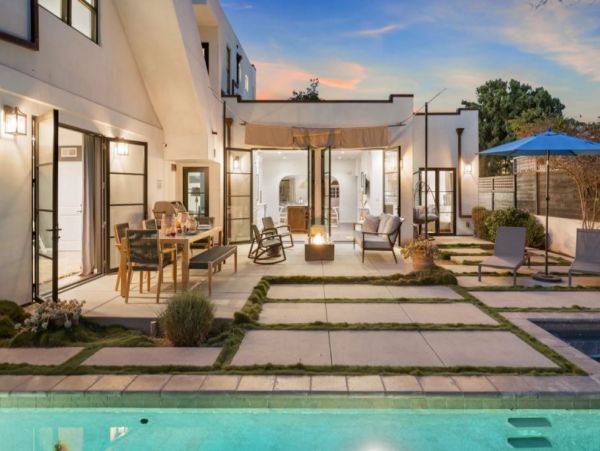 Luxury Vacation Pool Home in La Jolla Sleeps 12 Guests