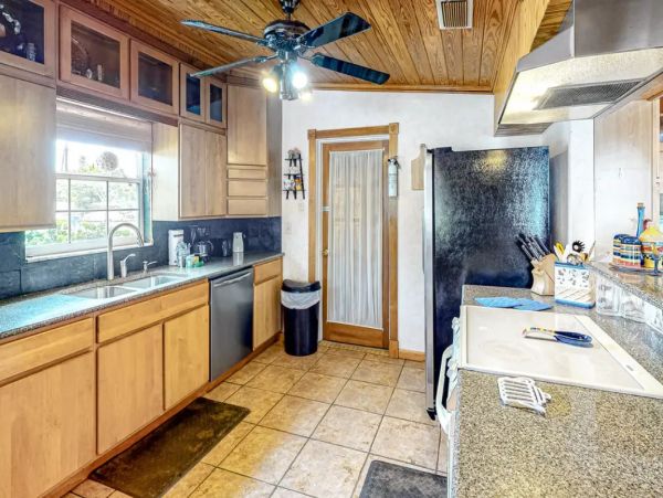 2 Bedroom Vacation Home in Holmes Beach