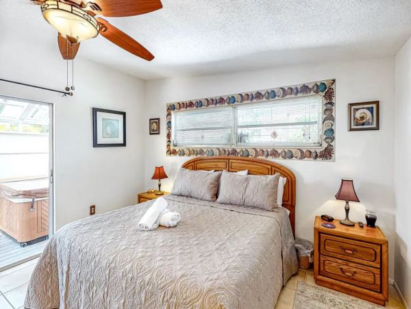 2 Bedroom Vacation Home in Holmes Beach