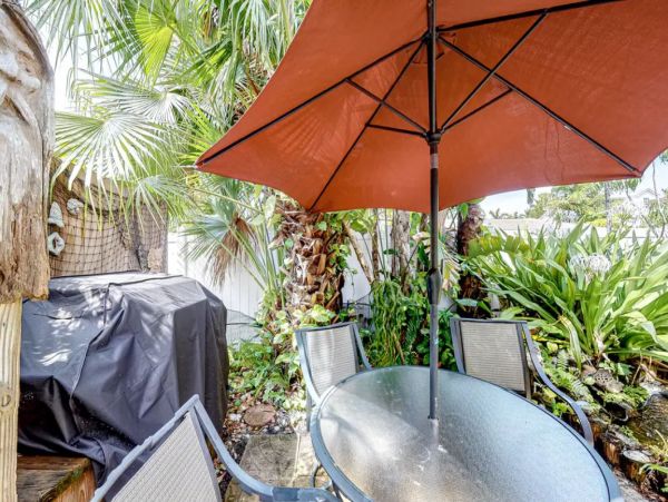 2 Bedroom Vacation Home in Holmes Beach