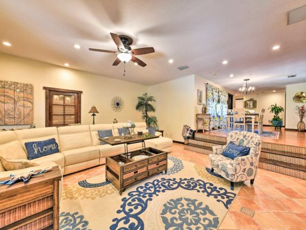 Gorgeous 3 Bedroom Vacation Home Large Pool & Tiki Bar