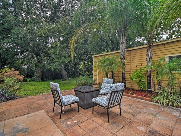 3 Bedroom Vacation Home in Sarasota with Pool Sleeps Five