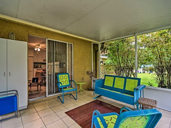 3 Bedroom Vacation Home in Sarasota with Pool Sleeps Five