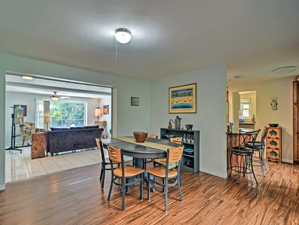 3 Bedroom Vacation Home in Sarasota with Pool Sleeps Five